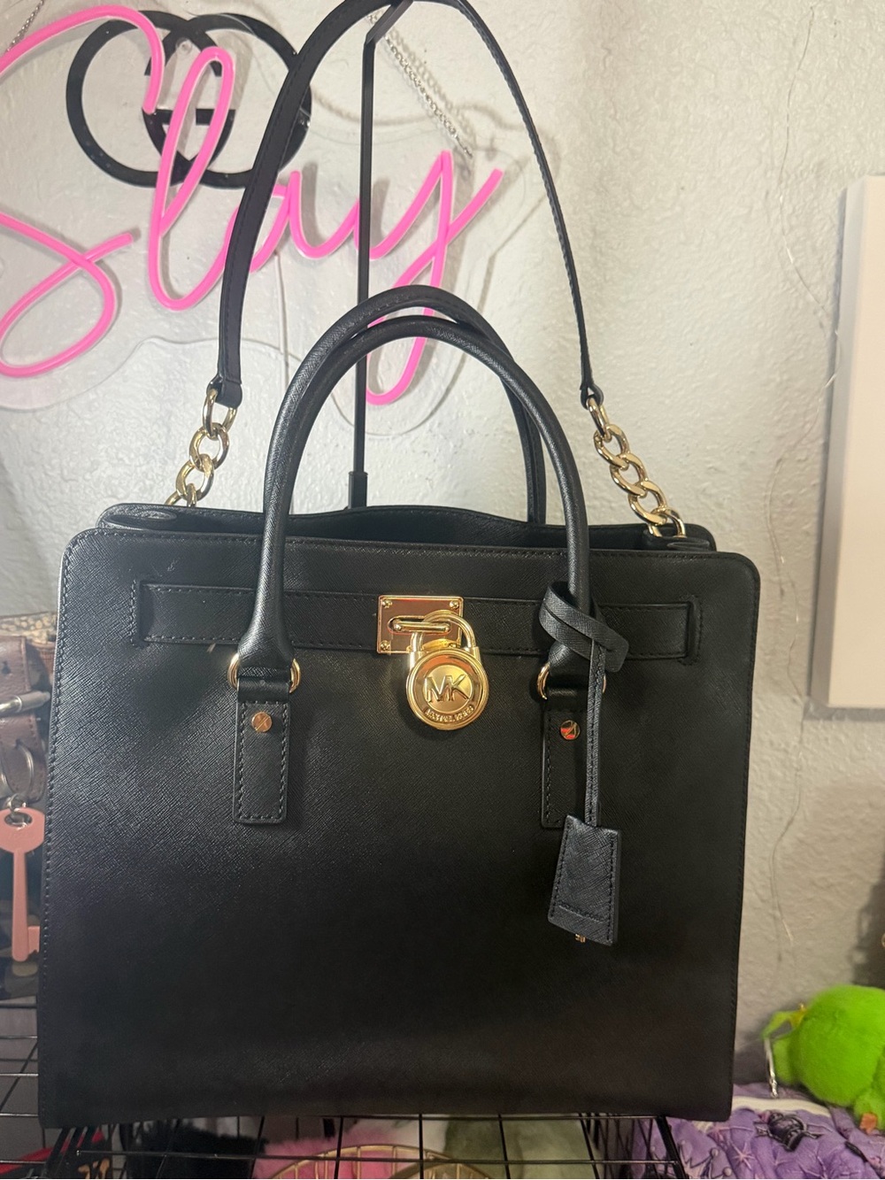 Michael Kors Hamilton Large Saffiano Leather Tote – Black/Gold